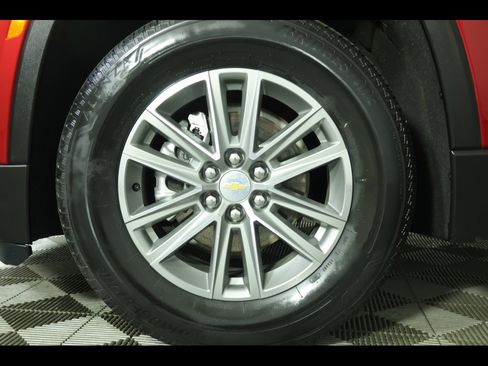 Used 2023 Chevrolet Traverse LT image 14