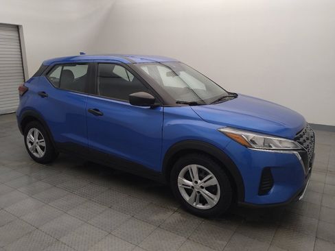 Used 2021 Nissan Kicks S image 11