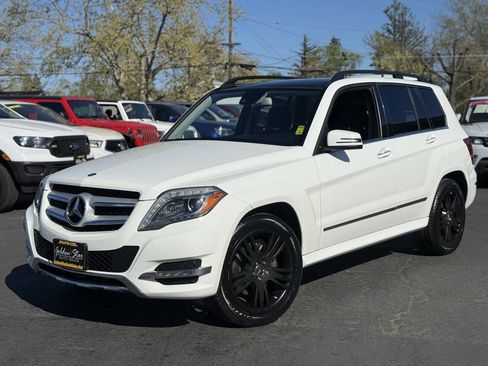 Used 2015 Mercedes-Benz GLK 350 4MATIC image 4