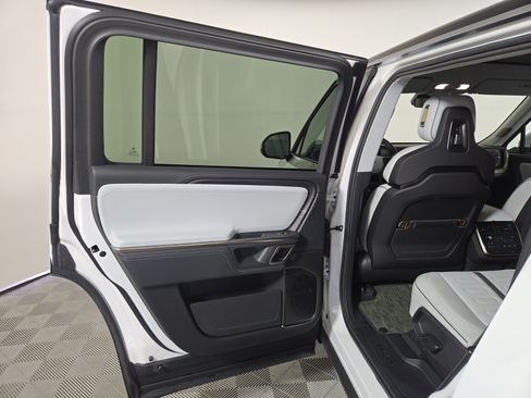 Used 2024 Rivian R1S Adventure AWD/4WD image 17