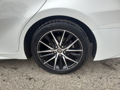 Used 2023 Toyota Camry SE image 11