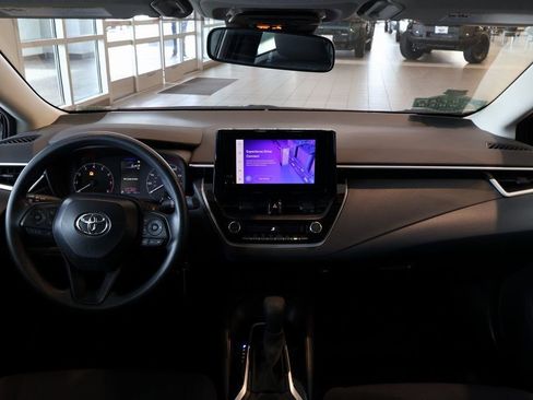 Used 2025 Toyota Corolla LE FWD image 9