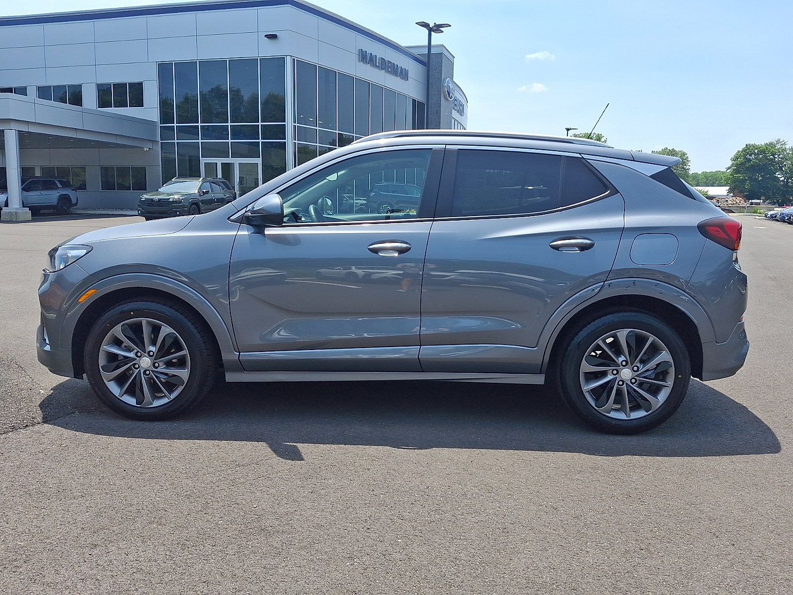 Used 2021 Buick Encore GX Select w/ Experience Buick Package FWD image 4