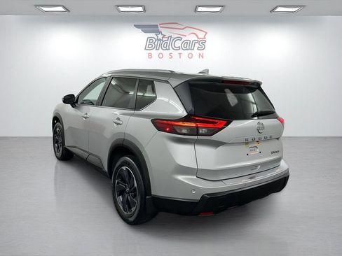 Used 2024 Nissan Rogue SV w/ SV Premium Package AWD/4WD image 6