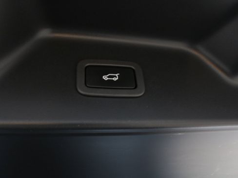 Used 2019 Land Rover Range Rover HSE image 45