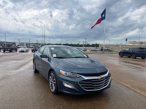 Used 2024 Chevrolet Malibu LT FWD image 3