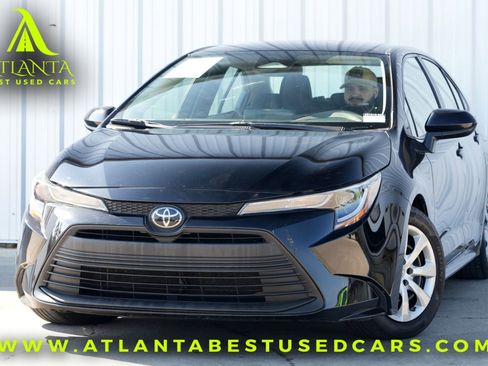 Used 2023 Toyota Corolla LE image 1