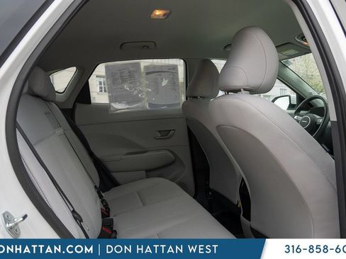Used 2025 Hyundai Kona SEL AWD/4WD image 15