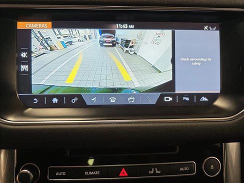 Used 2017 Land Rover Range Rover Sport HSE image 24