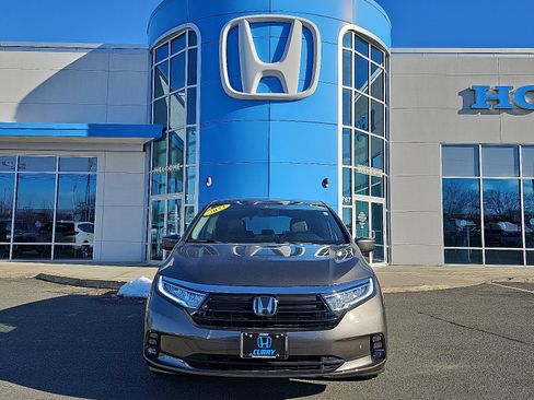 Used 2023 Honda Odyssey Touring image 2