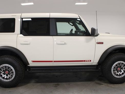 New 2026 Ford Bronco Outer Banks AWD/4WD image 10