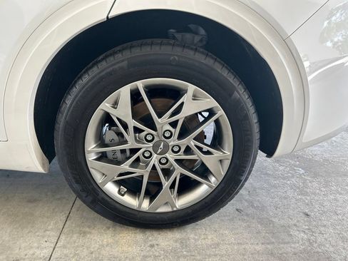 Used 2025 Genesis GV70 2.5T AWD/4WD image 16