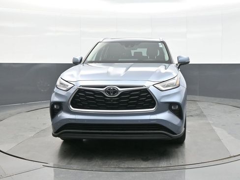 Used 2020 Toyota Highlander Limited image 2