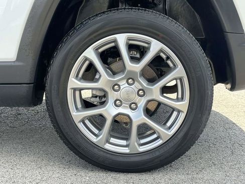Used 2022 Jeep Compass Latitude AWD/4WD image 11