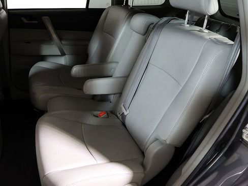 Used 2012 Toyota Highlander SE w/ Tow Pkg AWD/4WD image 11