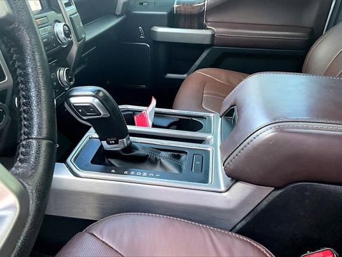 Used 2016 Ford F150 Platinum w/ Equipment Group 701A Luxury image 18