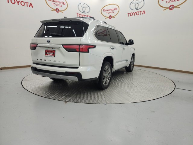 Used 2024 Toyota Sequoia Capstone AWD/4WD image 5