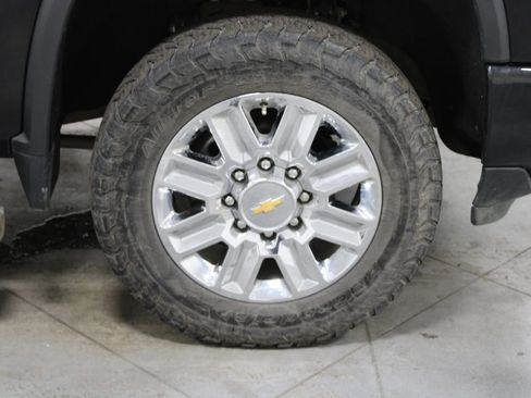 Used 2024 Chevrolet Silverado 2500 High Country w/ High Country Premium Package AWD/4WD image 16