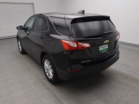 Used 2020 Chevrolet Equinox LS w/ LS Convenience Package FWD image 5