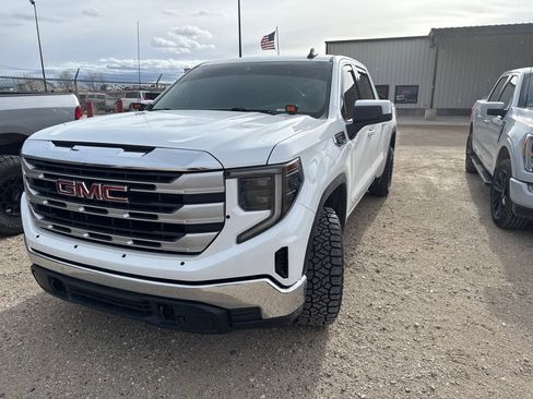Used 2024 GMC Sierra 1500 SLE AWD/4WD image 1