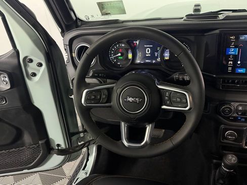 Used 2024 Jeep Wrangler Unlimited Sahara w/ Safety Group AWD/4WD image 15