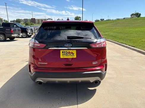 Used 2020 Ford Edge SEL w/ Convenience Package AWD/4WD image 4