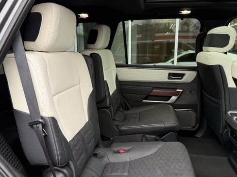 Used 2025 Toyota Sequoia Capstone image 26