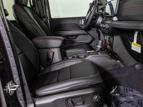 New 2026 Jeep Wrangler Unlimited Rubicon AWD/4WD image 39