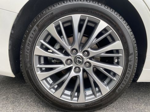 Used 2020 Lexus ES 300h w/ Premium Package FWD image 42
