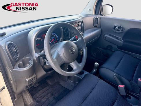Used 2010 Nissan Cube 1.8 w/ Interior Designer Pkg FWD image 10
