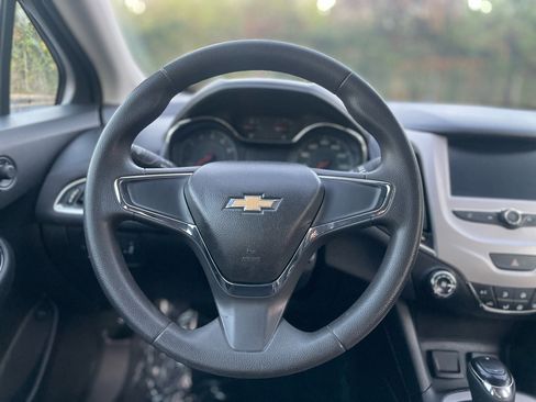 Used 2017 Chevrolet Cruze LS image 28