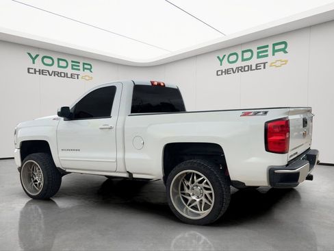 Used 2017 Chevrolet Silverado 1500 LT w/ LT Convenience Package AWD/4WD image 9