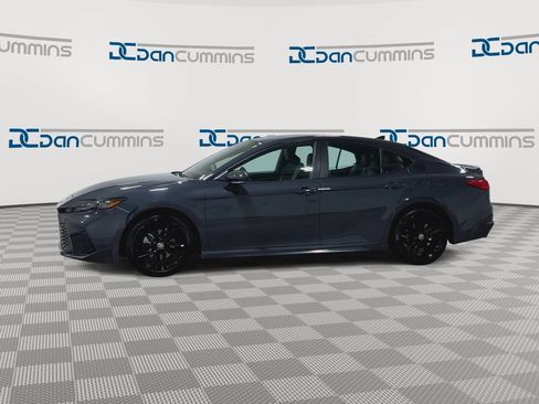 Used 2025 Toyota Camry SE FWD image 6
