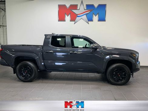 Used 2024 Toyota Tacoma Limited image 1
