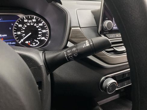 Used 2025 Nissan Altima 2.5 SV image 23