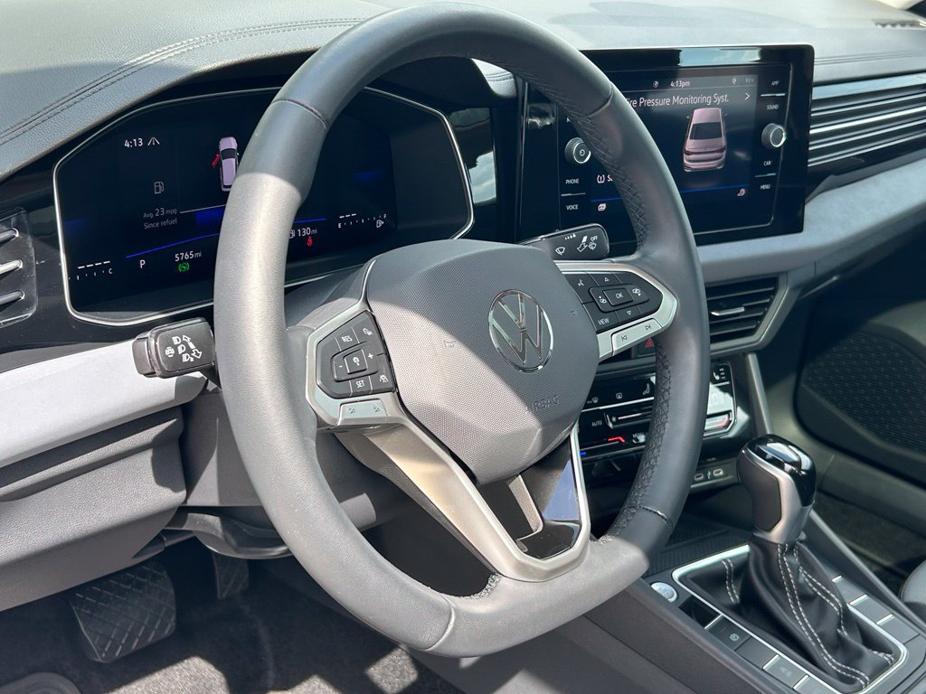 Certified 2026 Volkswagen Jetta SE w/ Black Wheel Package FWD image 17