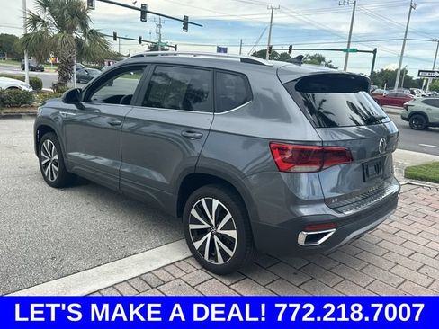 Certified 2023 Volkswagen Taos SE w/ Panoramic Sunroof Package FWD image 11