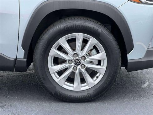 Used 2023 Toyota Corolla Cross LE image 7