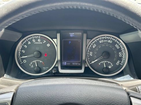 Used 2017 Toyota Tacoma Limited w/ Tow Package AWD/4WD image 36
