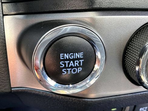 Used 2021 Toyota Tacoma Limited AWD/4WD image 27