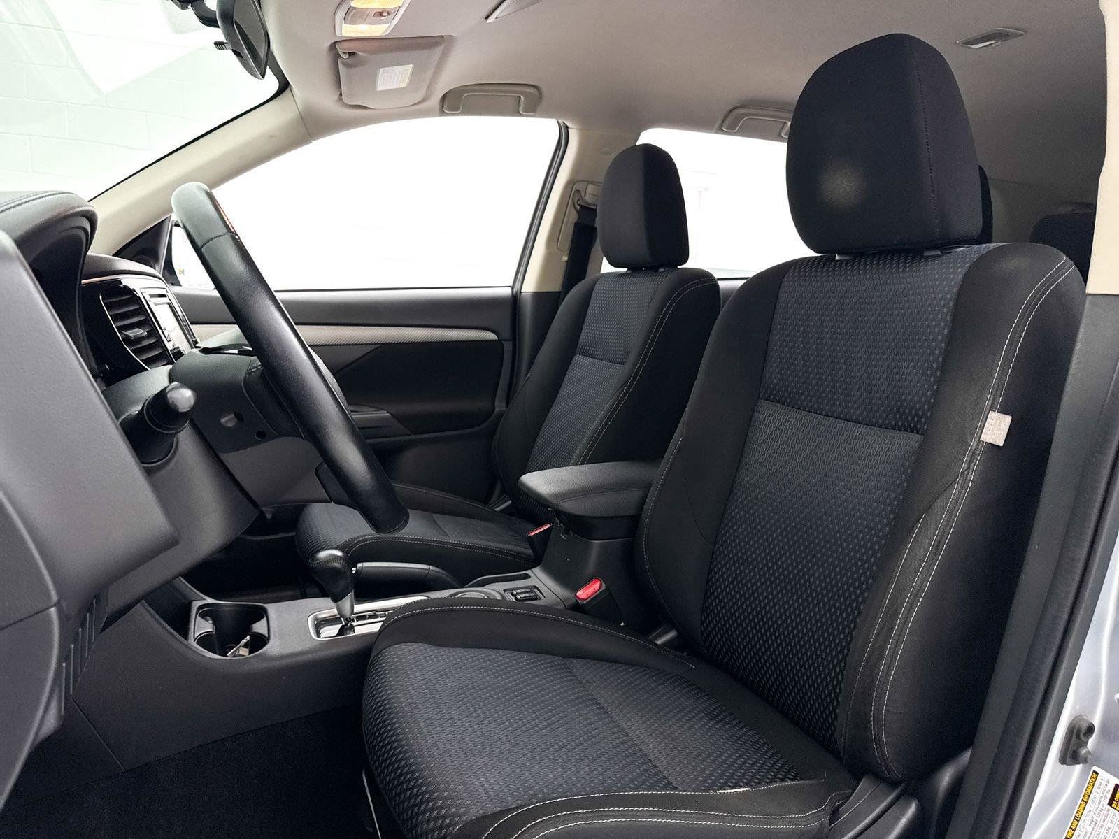 Used 2016 Mitsubishi Outlander SE FWD image 12
