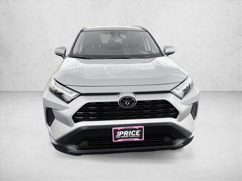 Used 2025 Toyota RAV4 XLE image 2