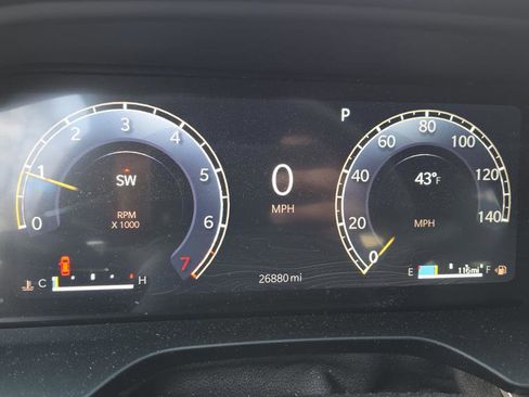 Used 2024 Jeep Grand Cherokee Altitude image 12