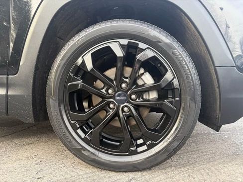 Used 2021 GMC Terrain SLE w/ Driver Convenience Package image 16