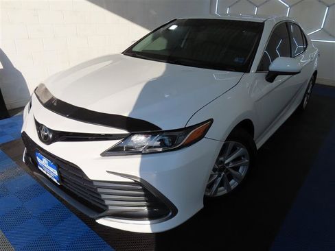 Used 2023 Toyota Camry LE image 4