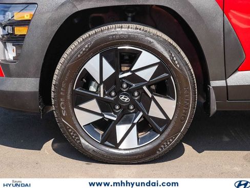 Certified 2025 Hyundai Kona SEL AWD/4WD image 9