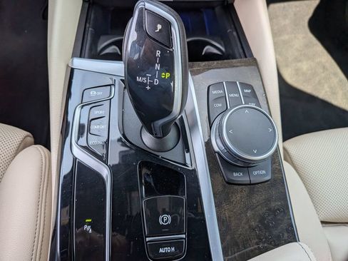 Used 2022 BMW 530i xDrive w/ Convenience Package AWD/4WD image 28