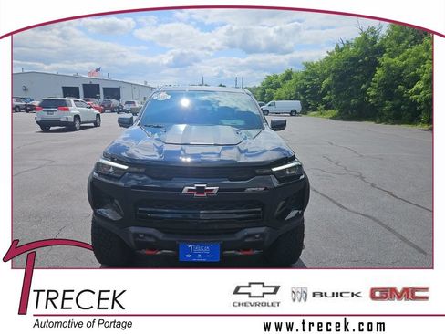 Used 2025 Chevrolet Colorado ZR2 w/ Technology Package AWD/4WD image 1
