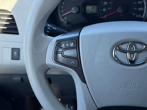 Used 2013 Toyota Sienna LE w/ Towing Pkg image 24