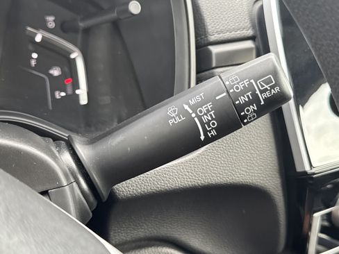 Used 2018 Honda CR-V LX image 25